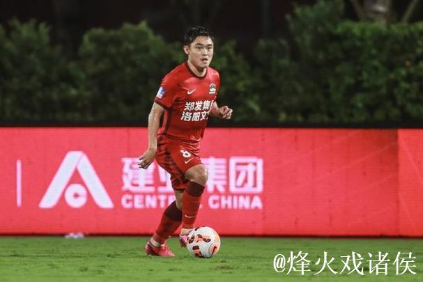 云南玉昆新援亮相 黄紫昌领衔冲击新赛季 云南玉昆新援亮相 黄紫昌领衔冲击新赛季